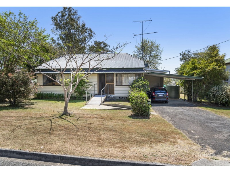 27 Bellambi Street, Toogoolawah QLD 4313