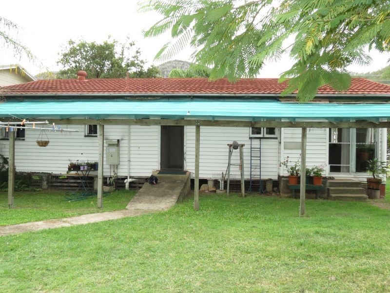 14 Adelaide Street, Esk QLD 4312