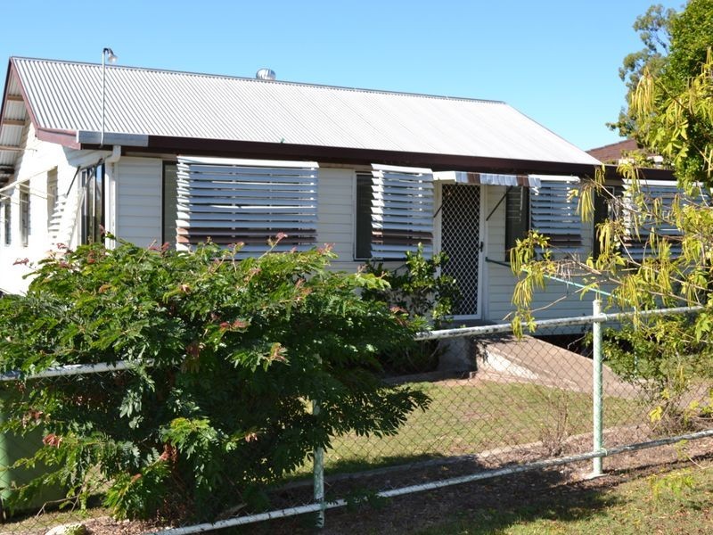 10 Alexandra Street, Toogoolawah QLD 4313