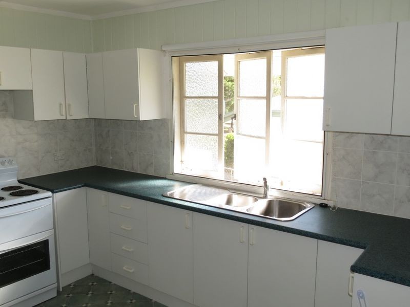 10 Alexandra Street, Toogoolawah QLD 4313