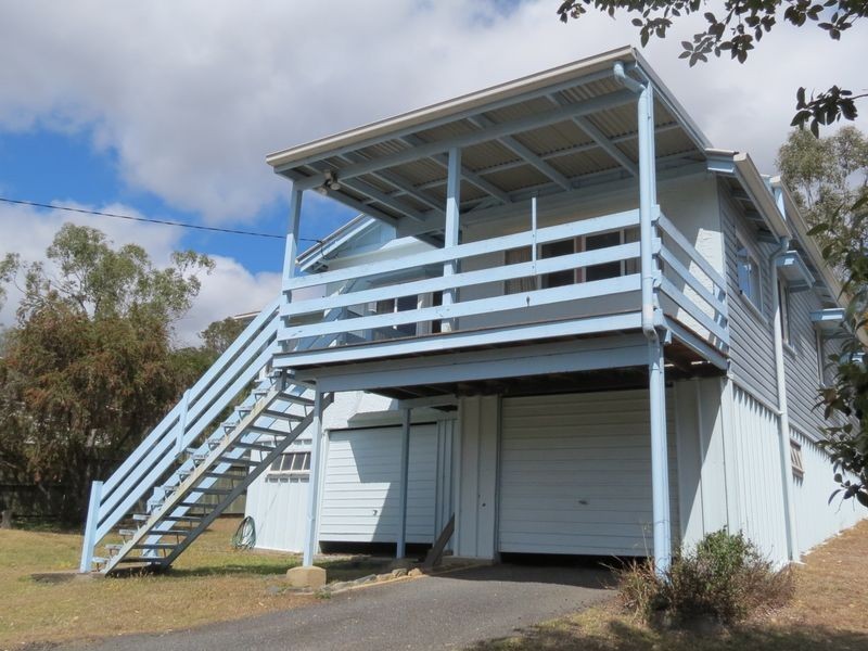 25 Mack Street, Esk QLD 4312