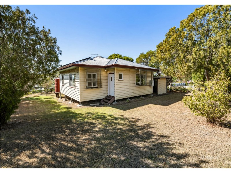 16 Drem Street, Toogoolawah QLD 4313