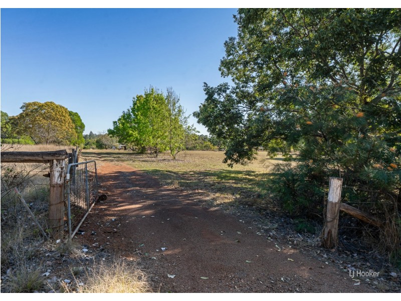 406 Haynes Kite Millar Road, Blackbutt QLD 4306