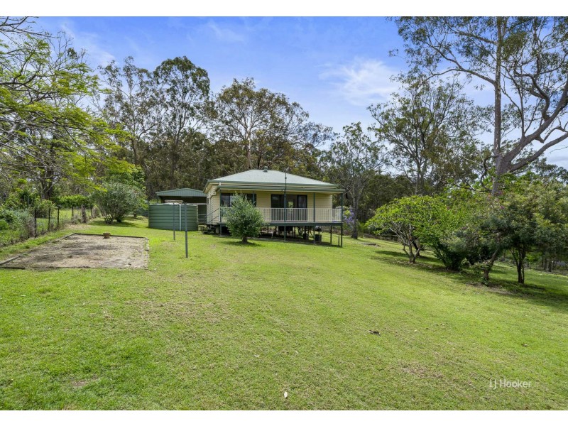 9 Crest Court, Esk QLD 4312