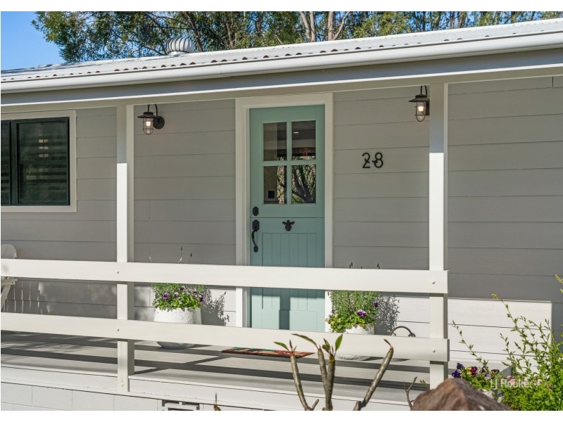 28 Down Street, Esk QLD 4312