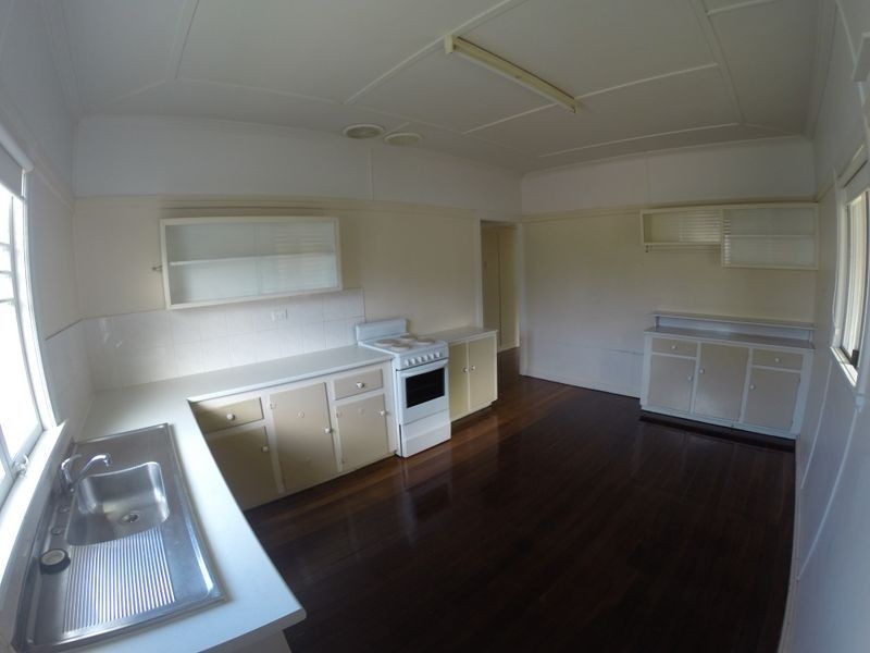 24 Short Street, Esk QLD 4312