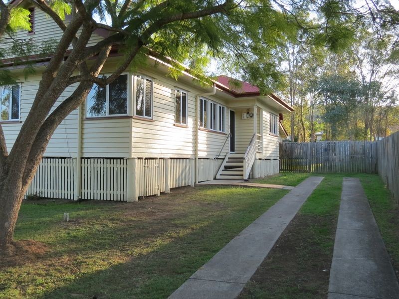 7 Down Street, Esk QLD 4312