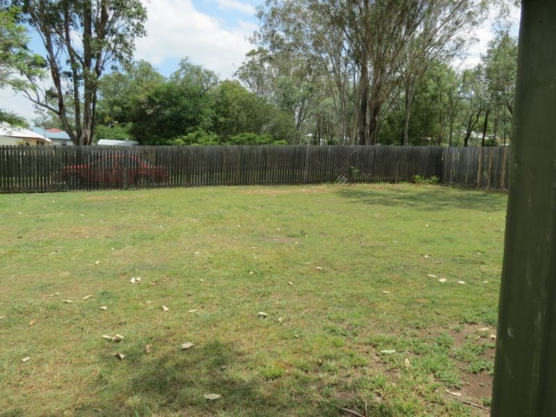 7 Down Street, Esk QLD 4312