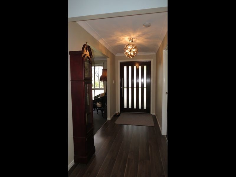 63 Bellambi Street, Toogoolawah QLD 4313