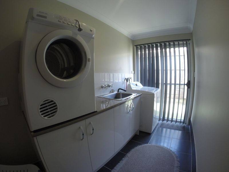 63 Bellambi Street, Toogoolawah QLD 4313