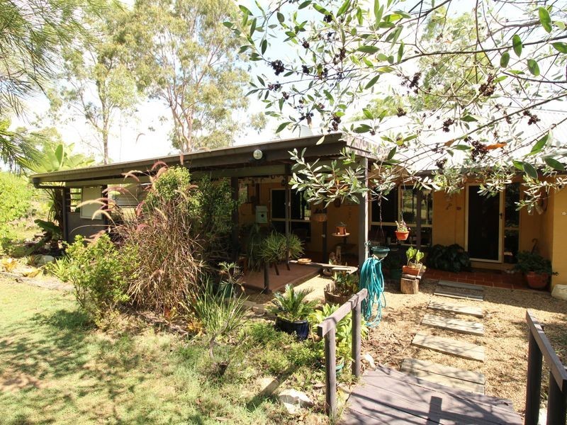 42 Buckingham Court, Mount Hallen QLD 4312