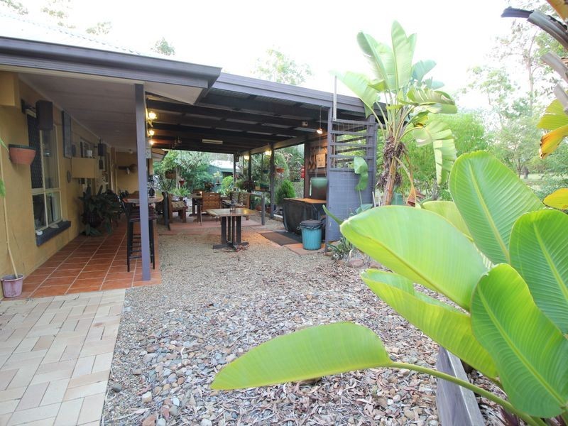 42 Buckingham Court, Mount Hallen QLD 4312