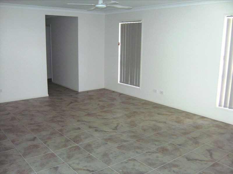 39 Middle Street, Esk QLD 4312