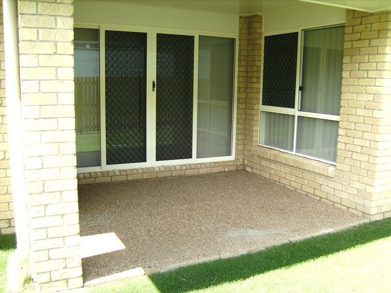 39 Middle Street, Esk QLD 4312