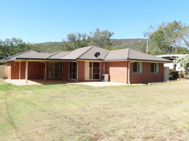 20 Ann Street, Esk QLD 4312