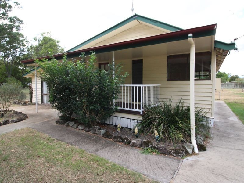 10 Cairnscroft Street, Toogoolawah QLD 4313