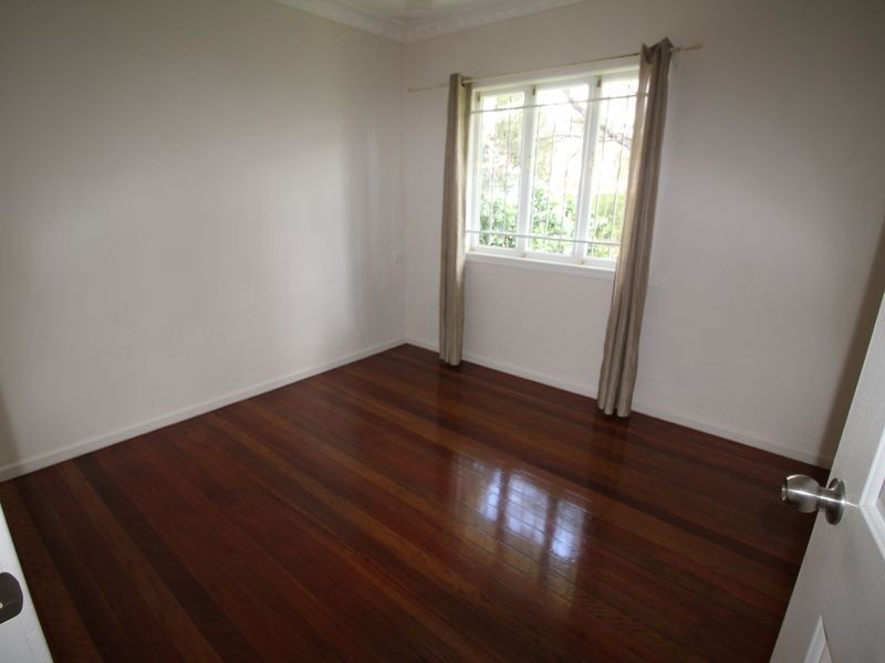 35 Cairnscroft Street, Toogoolawah QLD 4313