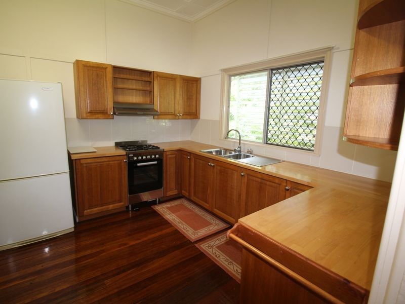 30 Richard Street, Esk QLD 4312