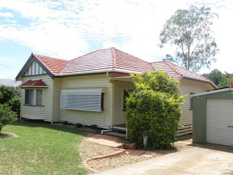 30 Richard Street, Esk QLD 4312