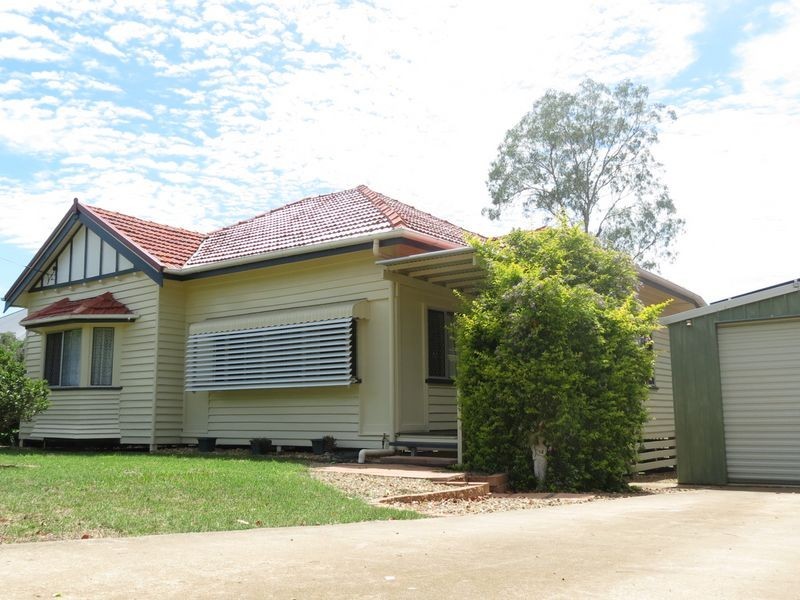 30 Richard Street, Esk QLD 4312