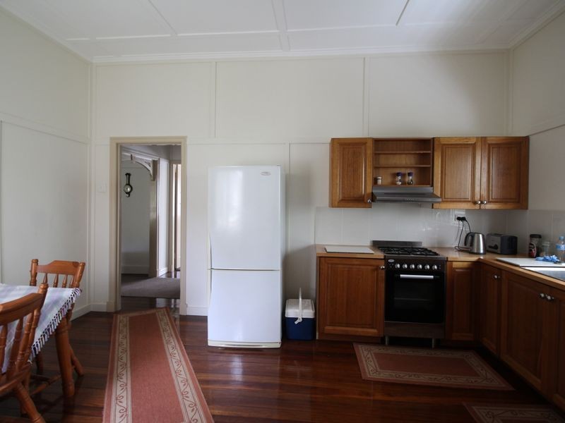 30 Richard Street, Esk QLD 4312