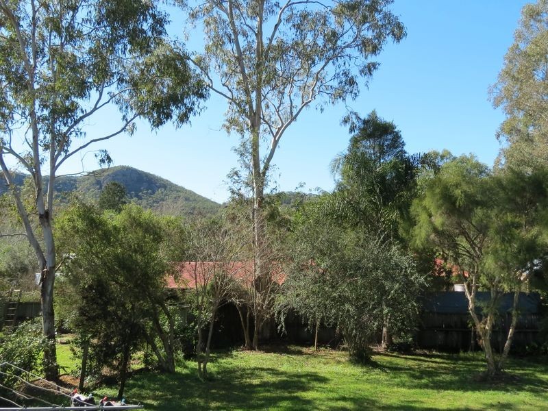 30 Richard Street, Esk QLD 4312