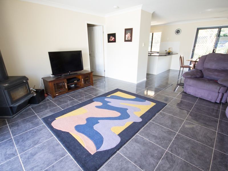 6 Elizabeth Street, Esk QLD 4312