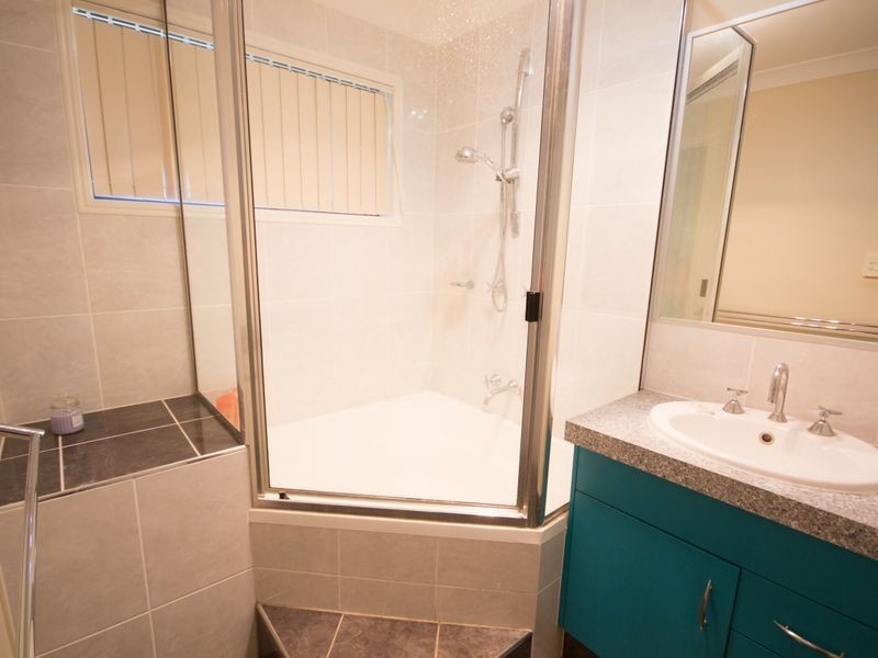 6 Elizabeth Street, Esk QLD 4312