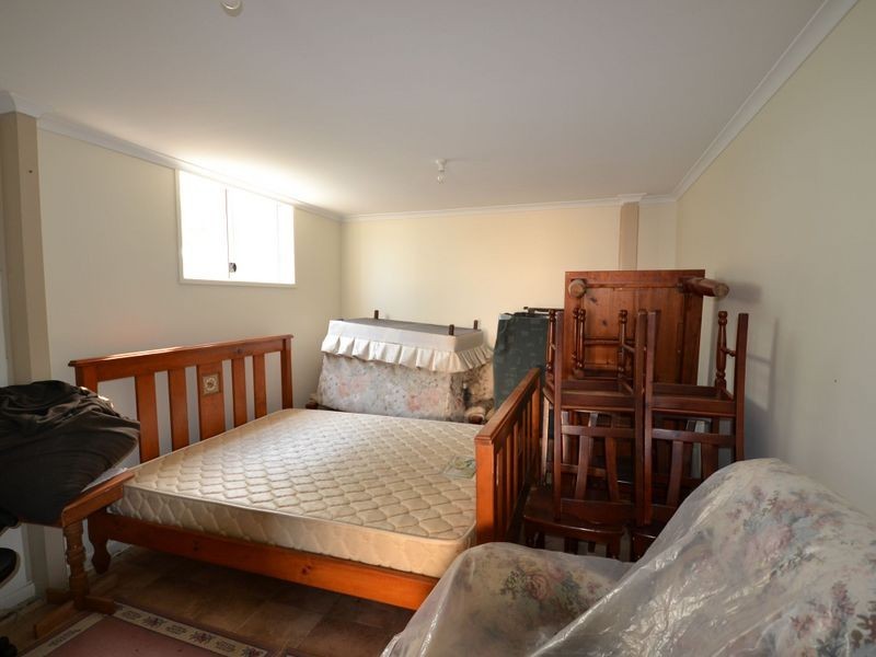 27 Down Street, Esk QLD 4312