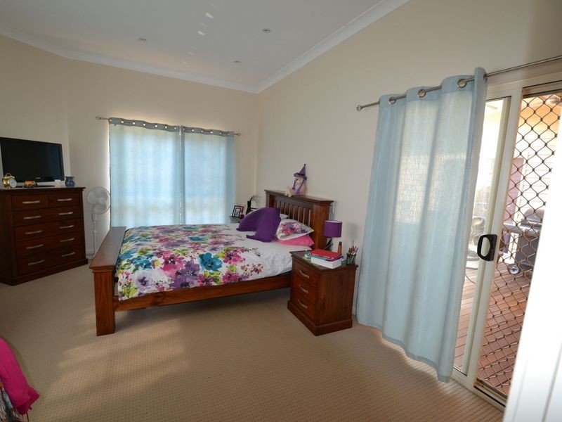 27 Down Street, Esk QLD 4312