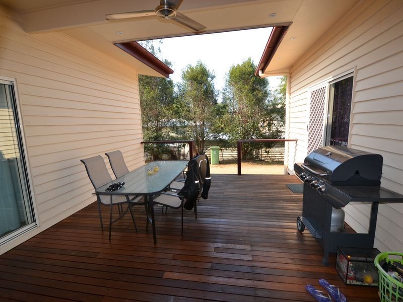 27 Down Street, Esk QLD 4312