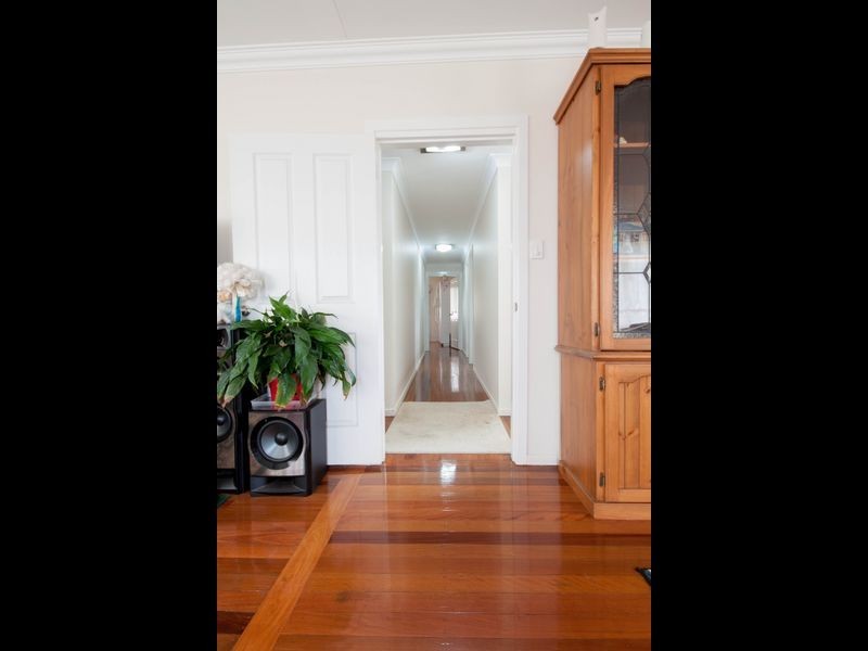 35 Cairnscroft Street, Toogoolawah QLD 4313