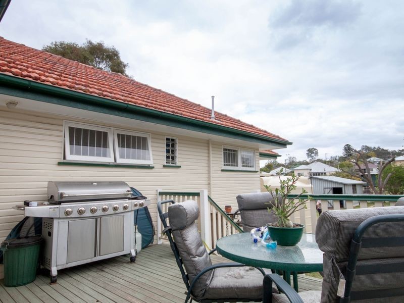 35 Cairnscroft Street, Toogoolawah QLD 4313