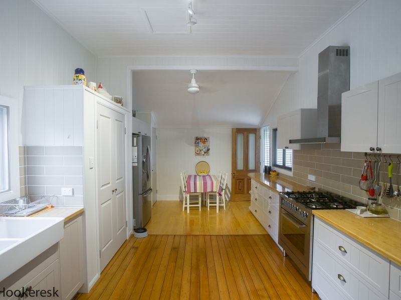 32 Barbour Street, Esk QLD 4312