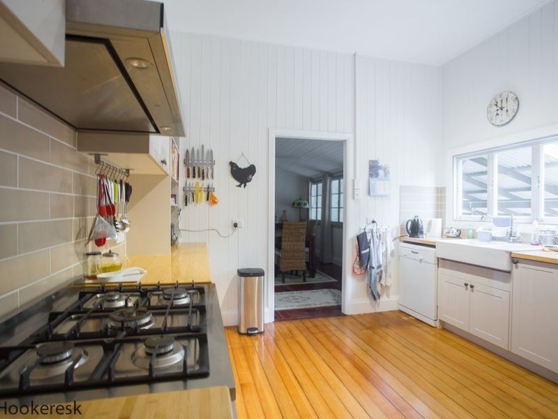 32 Barbour Street, Esk QLD 4312