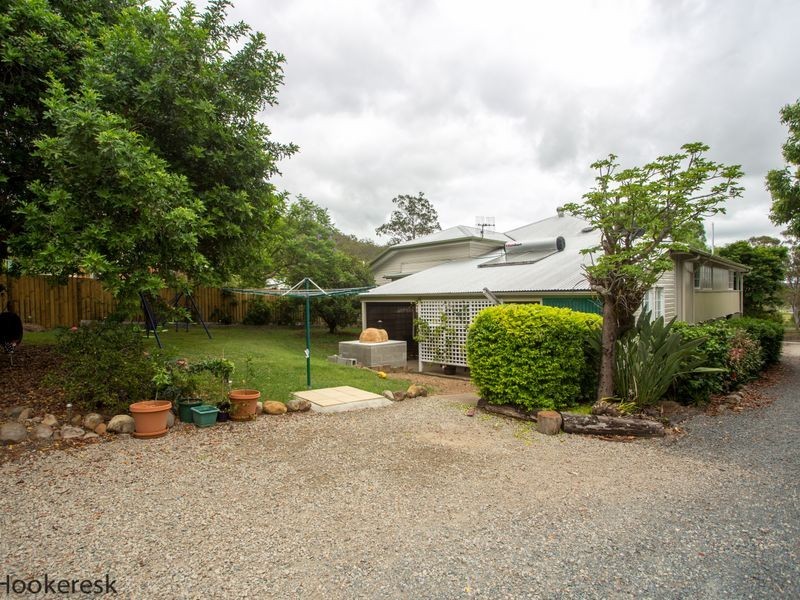 32 Barbour Street, Esk QLD 4312