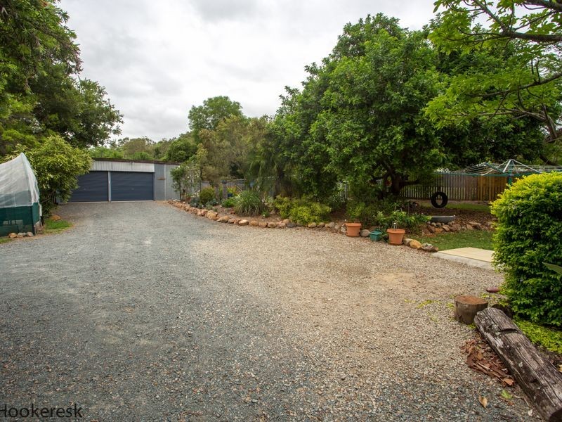32 Barbour Street, Esk QLD 4312