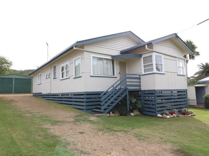 9 Mack Street, Esk QLD 4312