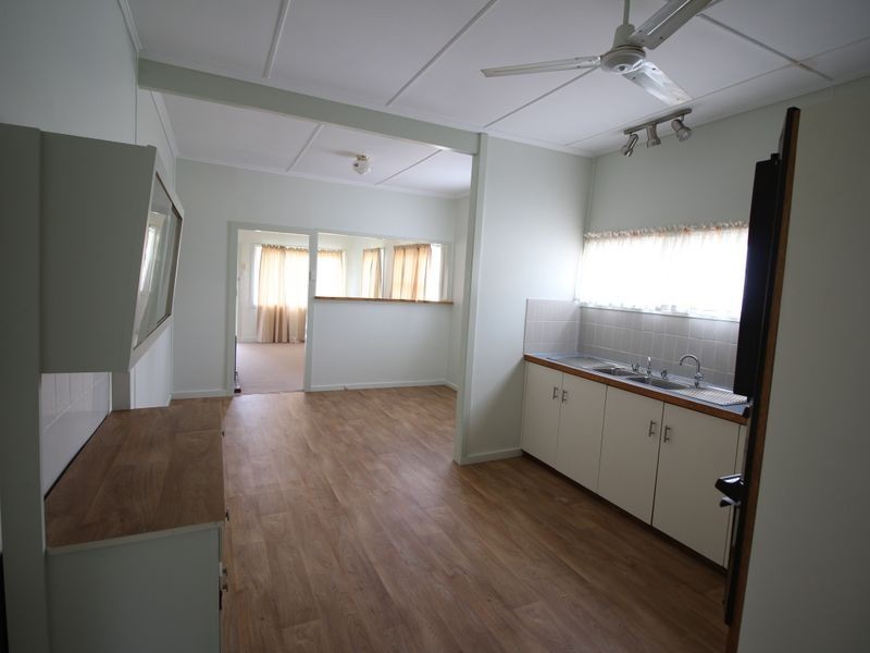 9 Mack Street, Esk QLD 4312