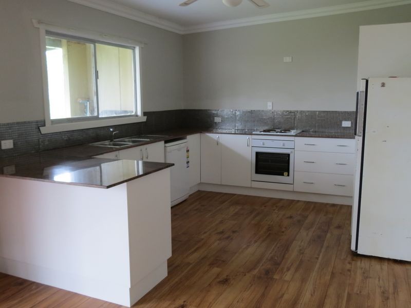 20 Crest Court, Esk QLD 4312