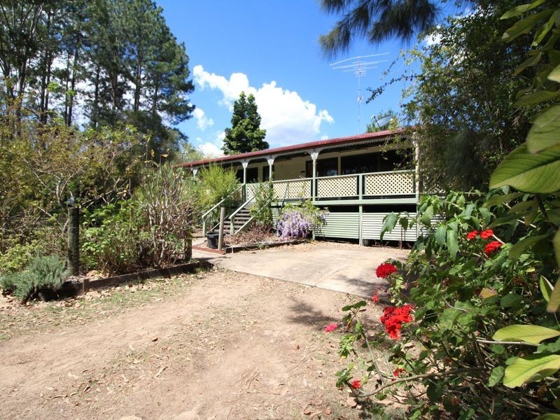 68 Pine Crescent, Esk QLD 4312