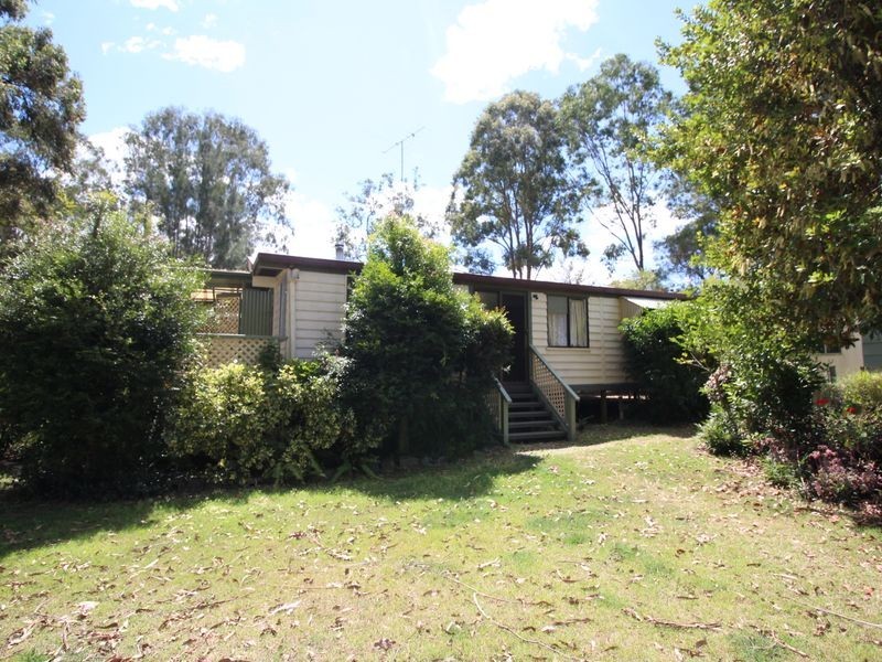 68 Pine Crescent, Esk QLD 4312