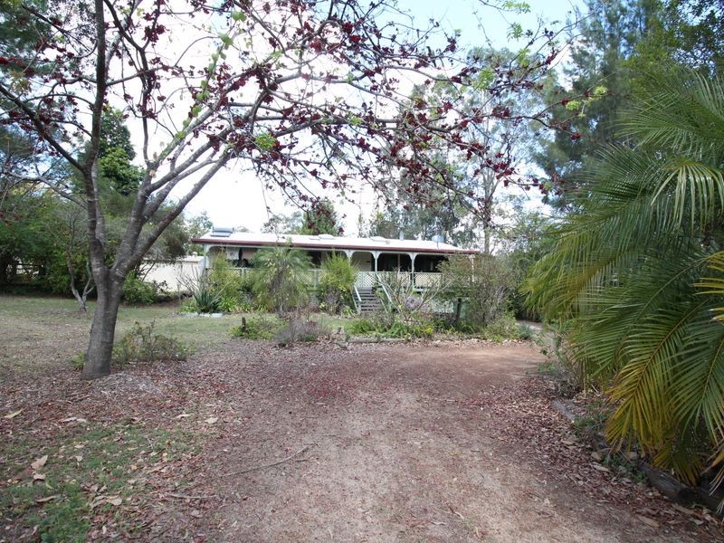 68 Pine Crescent, Esk QLD 4312