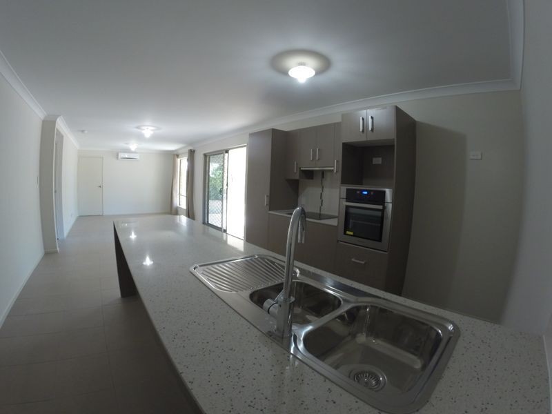 77 Cambridge Drive, Mount Hallen QLD 4312