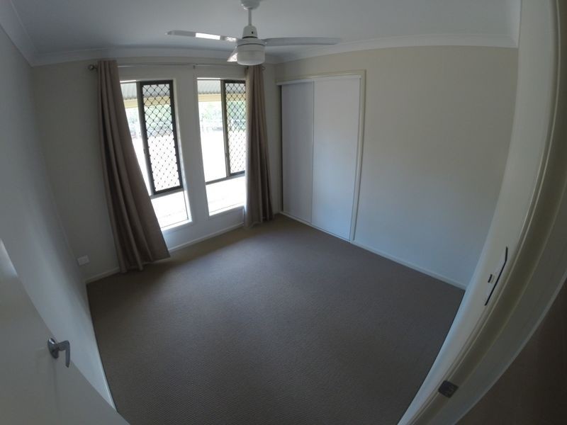 77 Cambridge Drive, Mount Hallen QLD 4312