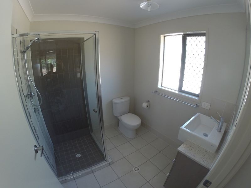 77 Cambridge Drive, Mount Hallen QLD 4312