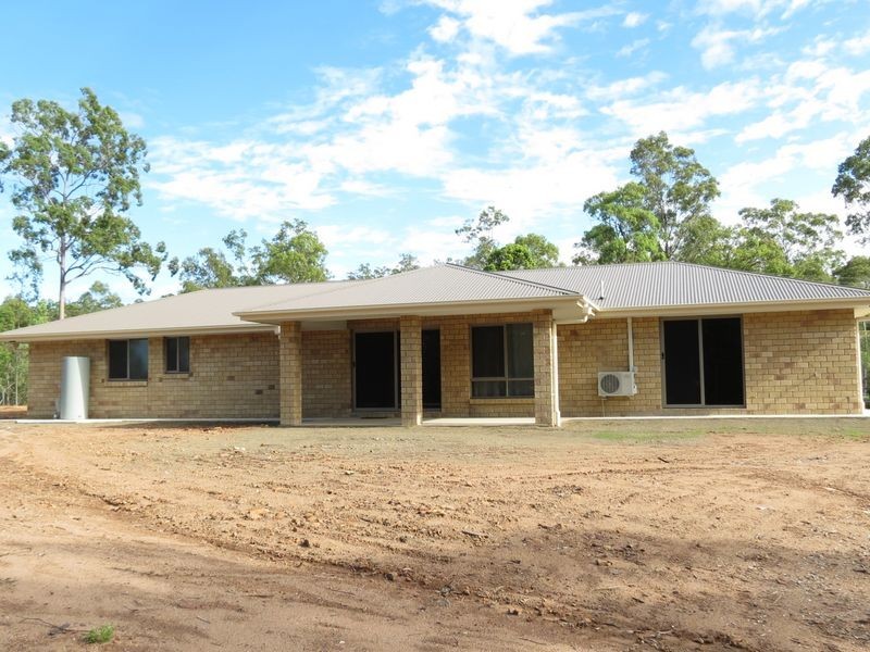 77 Cambridge Drive, Mount Hallen QLD 4312