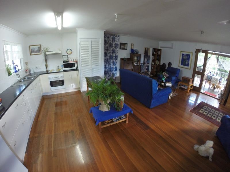 68 Pine Crescent, Esk QLD 4312