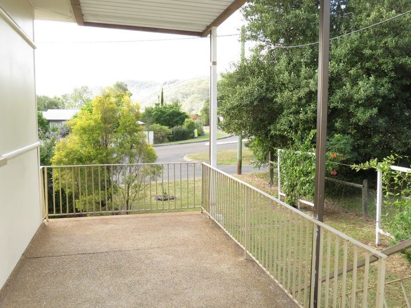 24 South Street, Esk QLD 4312