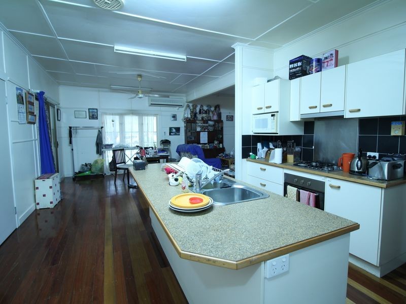 243 Ipswich Street, Esk QLD 4312